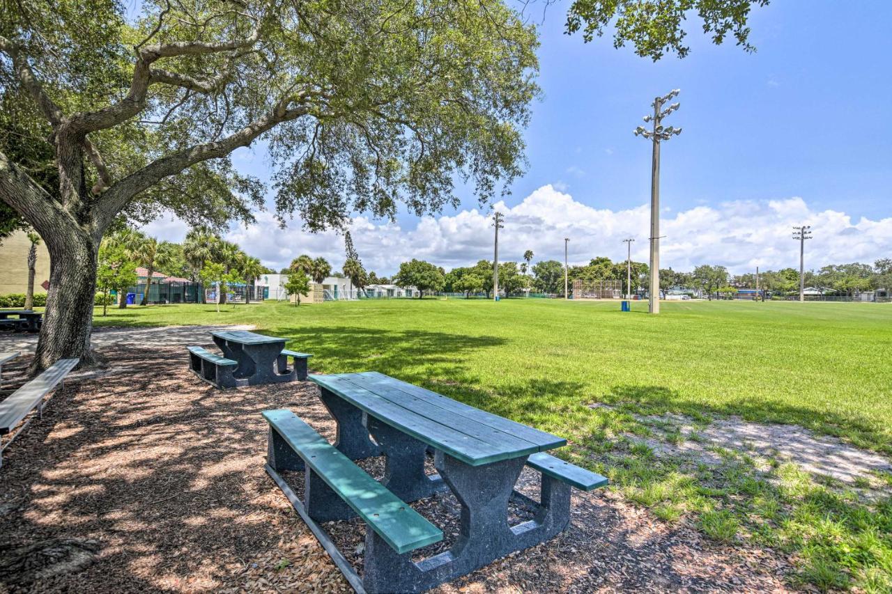 Shady And Eclectic Fort Lauderdale Dwelling With Yard! المظهر الخارجي الصورة
